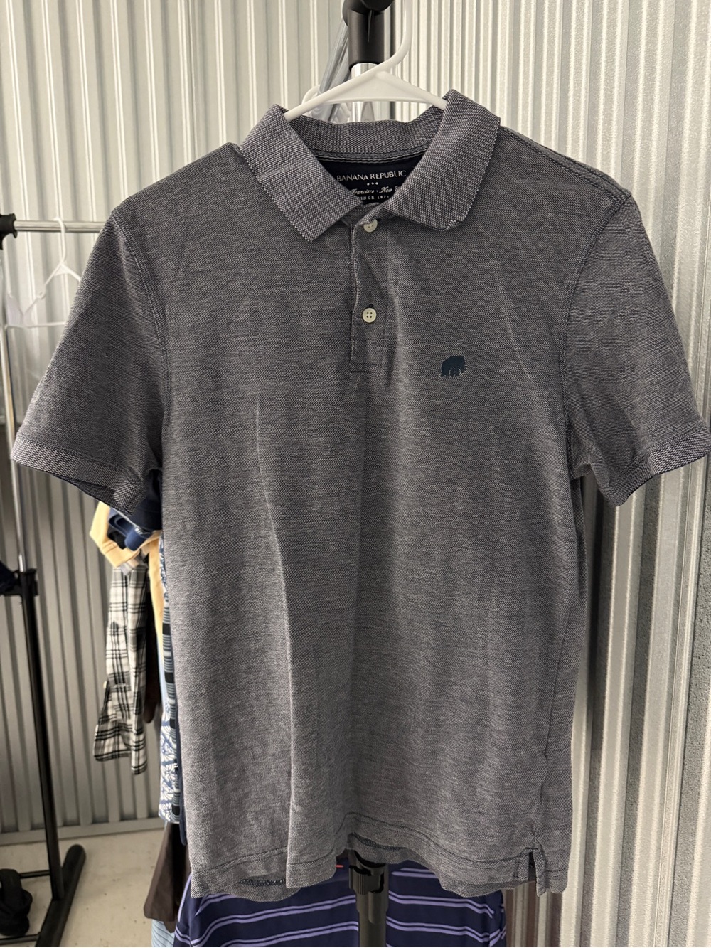 Banana Republic Men’s Heather Gray Polo with Subtle Logo